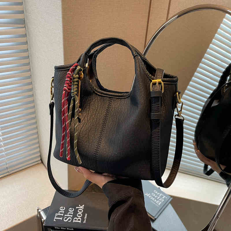 Brown PU Leather Bucket Handbags Women Autumn Fashion Hasp Design Crossbody Bags Lady Daily Commuter Shoulder Bag