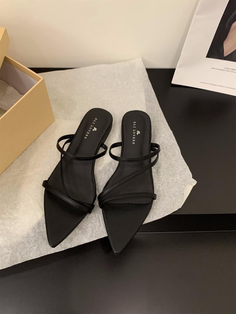 

Flat-bottomed silver French small cool slippers fairy shoes wear 2025 new summer one-word thin strap Roman sandals 35