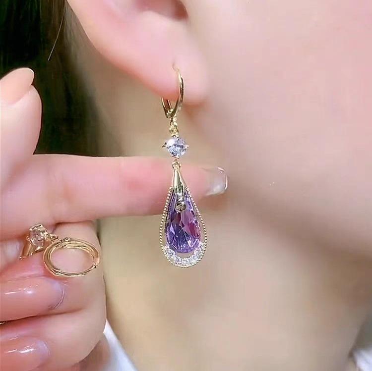 2024 Elegant Purple Crystal Teardrop Ear Cuffs - Fashionable and Sophisticated.