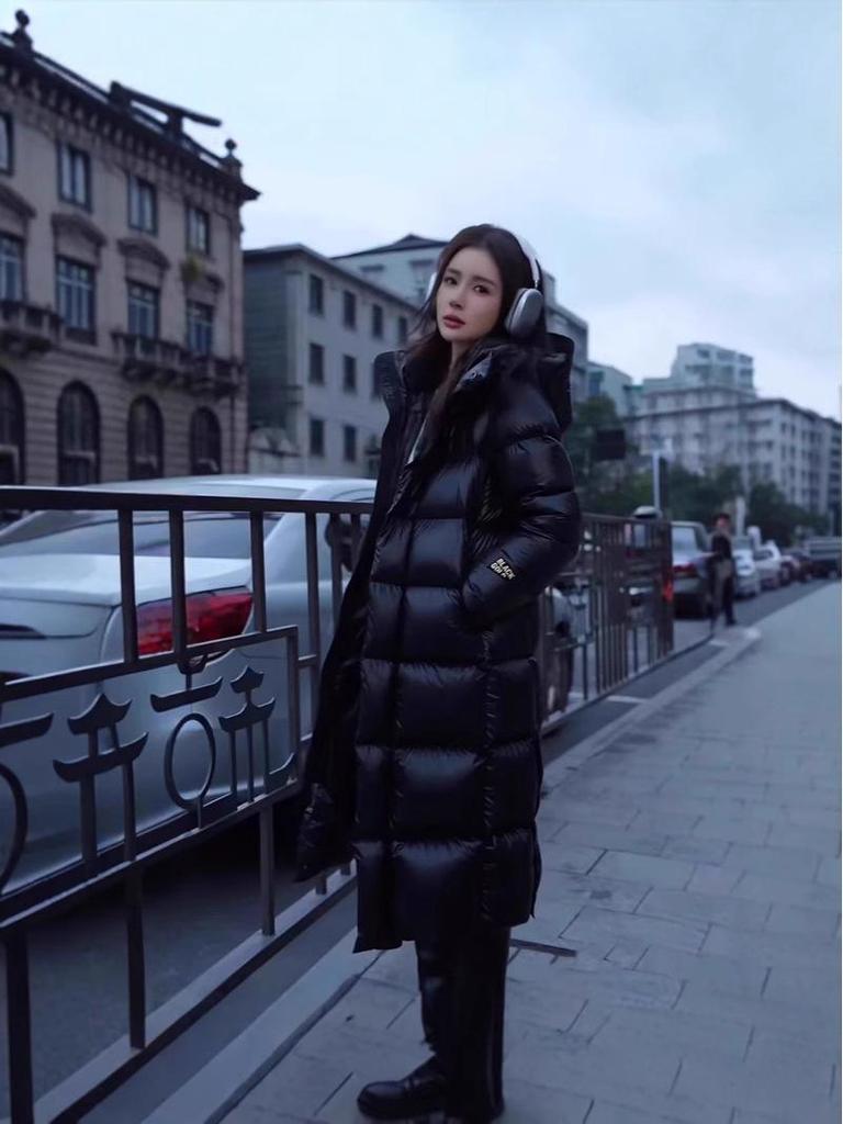 Black Gold Couple's High-End Hooded Long Down Jacket - Unisex, Over-the-Knee, Winter Warmth