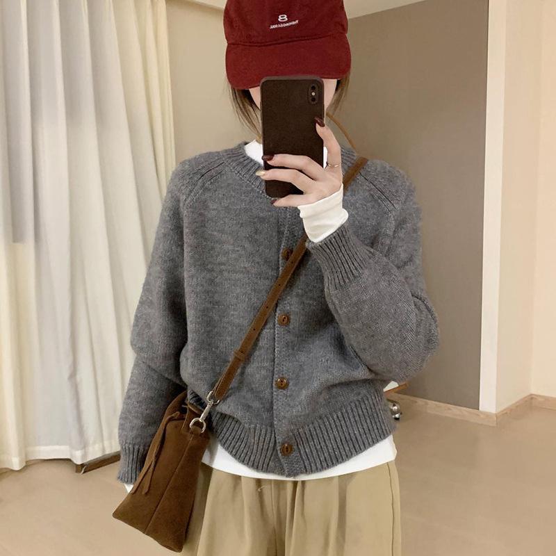 Autumn new crew neck knitted cardigan top women's loose casual and thin soft waxy sweater jacket