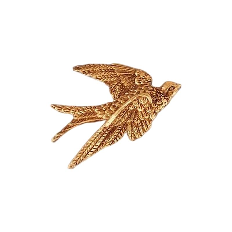 Gold Swallow Wall Decors 3D Resin Flying Bird Hanging Sculpture Floating Ornament for Entryway Living Room Bedroom Styling Housewarmings Gift