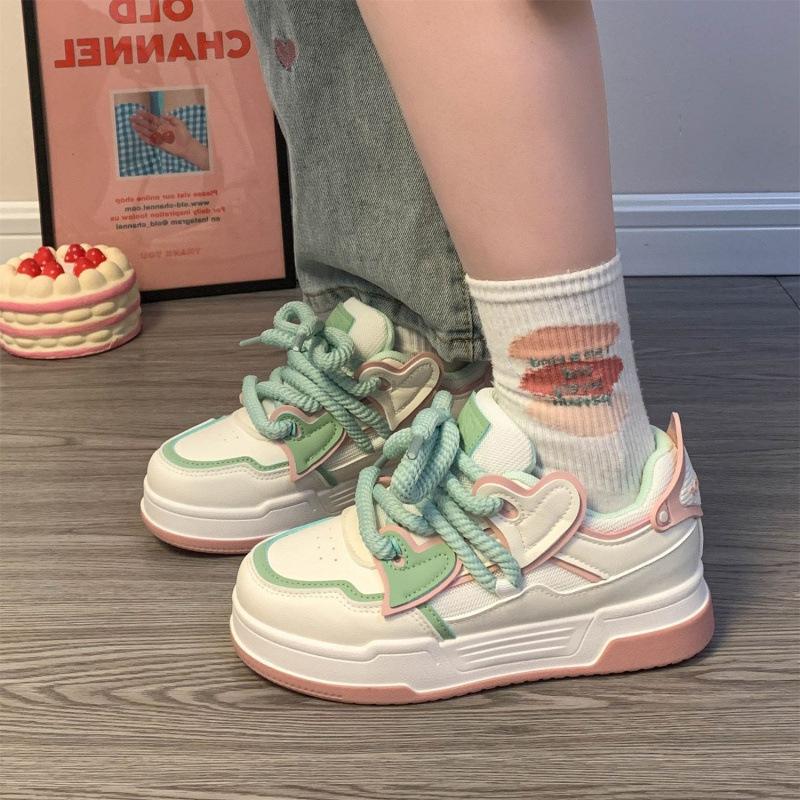 Love board shoes women's 2025 new fashion casual bread shoes women's shoes popular versatile height-increasing white shoes