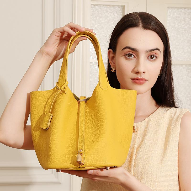 Genuine Leather A Niche High-end Exquisite Hand-held Bucket Bag for Women