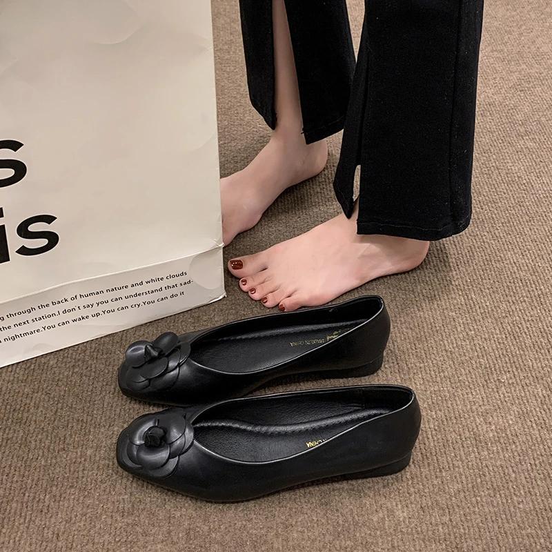 Fashion 2024 New Solid Color Hot Selling Square Toe Camellia Flat Shoes Women's Comfortable Soft Sole Shallow Mouth Casual Loafers