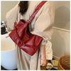 2025 Autumn Retro Large-Capacity Commuter Shoulder Handbag
