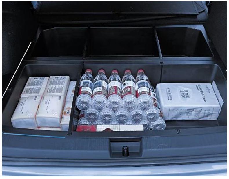 Touareg Sharp Trunk Organizer: Storage Box with Lid & Compartments.