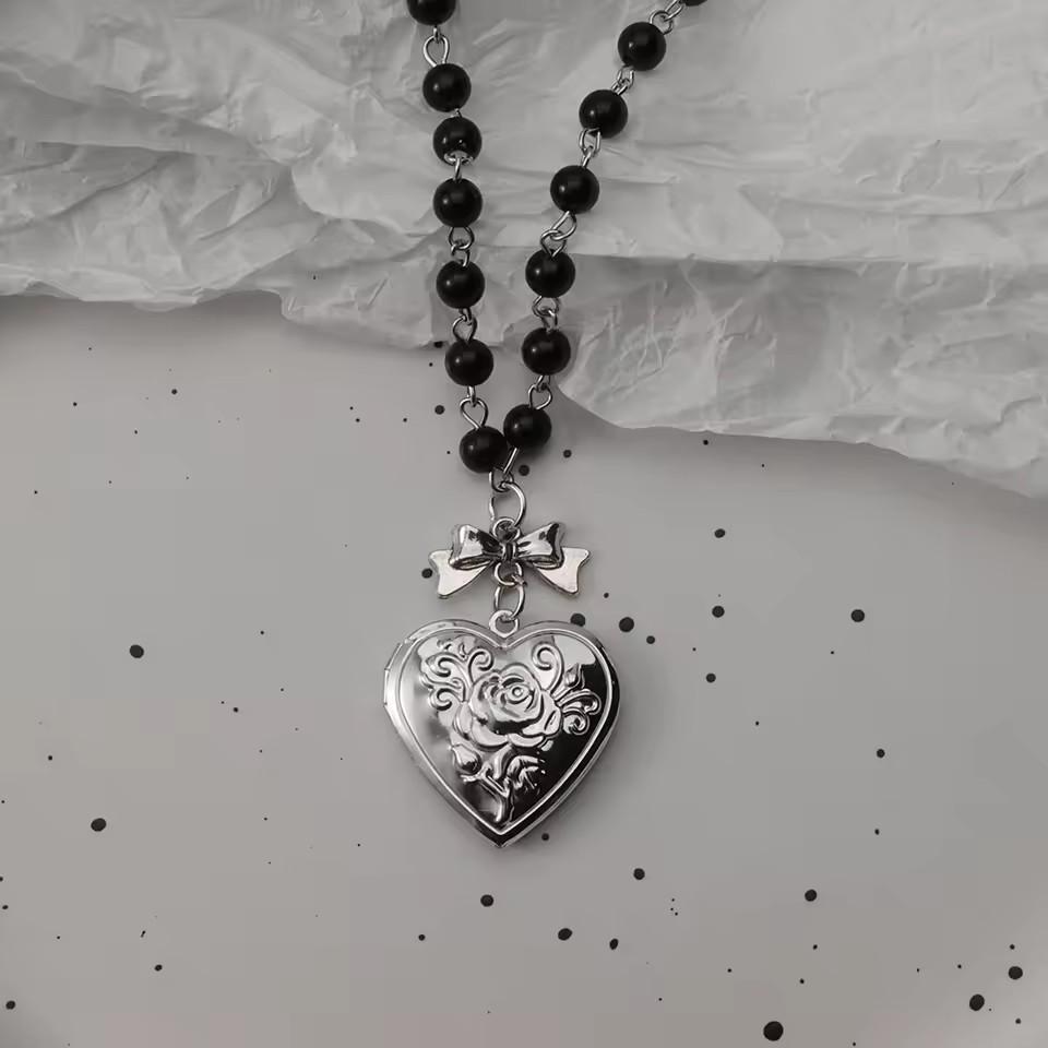 Gotische Vleermuis Kruis Donker Hanger Ketting Set, Y2K Gepersonaliseerde Doorn Liefde Zwarte Kraal Gestapelde Ketting Set, Geschikt als Halloween G