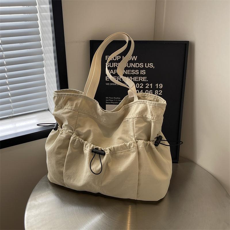 New Pleated Shoulder Bag Large-capacity Handbag College Student Class Simple Fashion Leisure Commuter Tote Bag Women