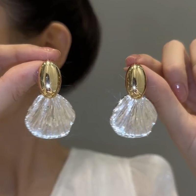 Tide Metal Fringed Earrings, High-end Temperament, Long Stud Earrings, Women's Exaggerated Earrings.