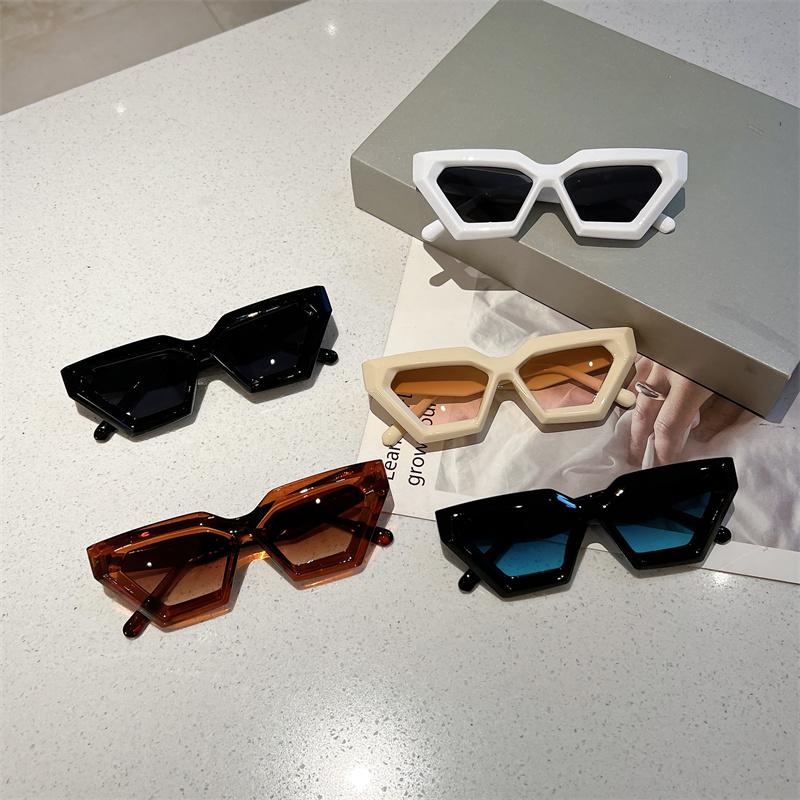 Cat Eye Oversized Sunglasses Gradient for Women Fashion Retro Stylish Trend Brand Design Outdoor Party Shades Eyewear