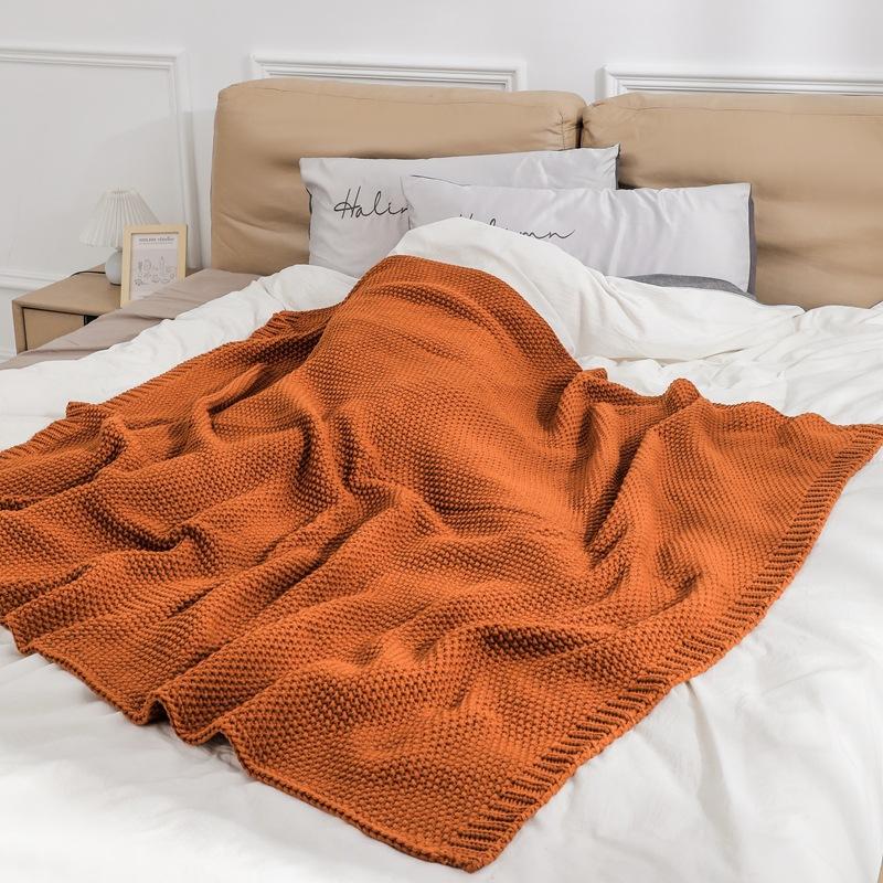 Вязаные декоративные пледы для дивана — фото 20