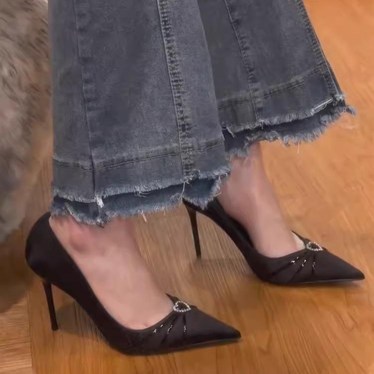 2025 Spring and Autumn New Bag Pointed Black Stilettos Women's Niche Love Rhinestones with Skirts Single Shoes Are Not Tired