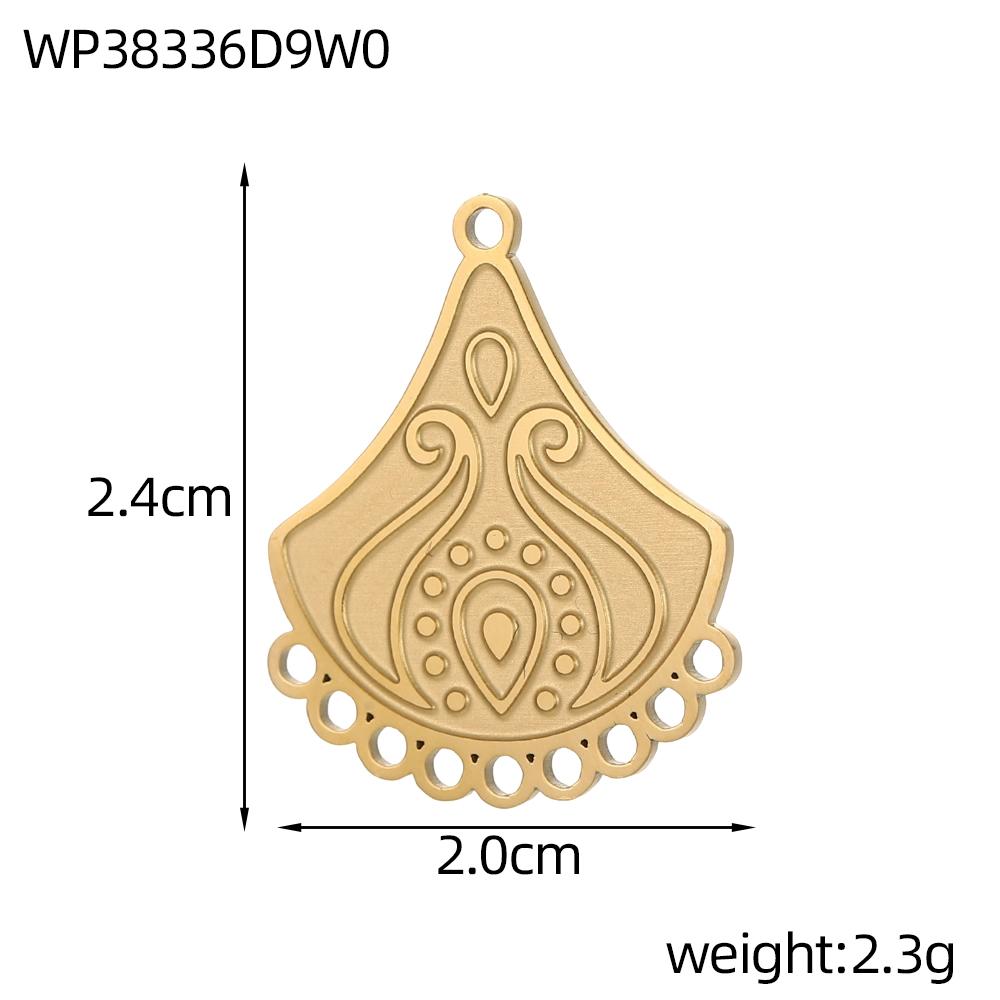 CARLIDANA Trendy 3D Spaceman Astronaut Pendant Space Themed Gold Plated DIY Accessories Stainless Steel Moon Heart Jewelry Charm