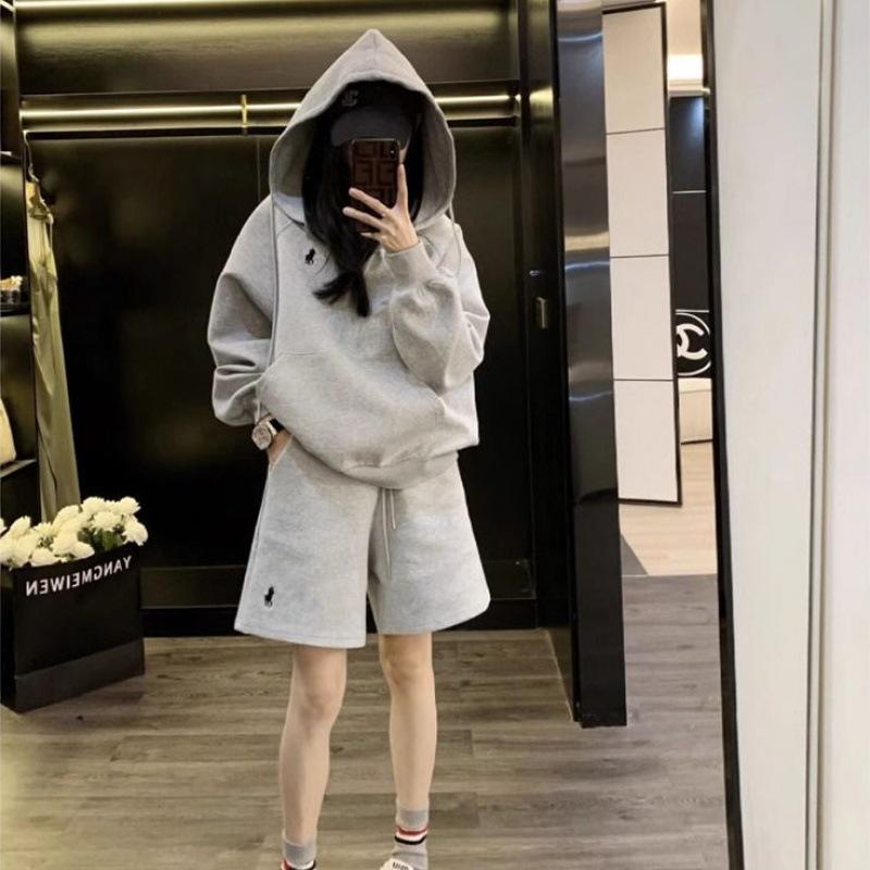 Set Casual Sportiv pentru Femei Plus Size, Primăvara Devreme, Top cu Glugă & Pantaloni Scurți, Două Piese, Capacitate 300 Lire