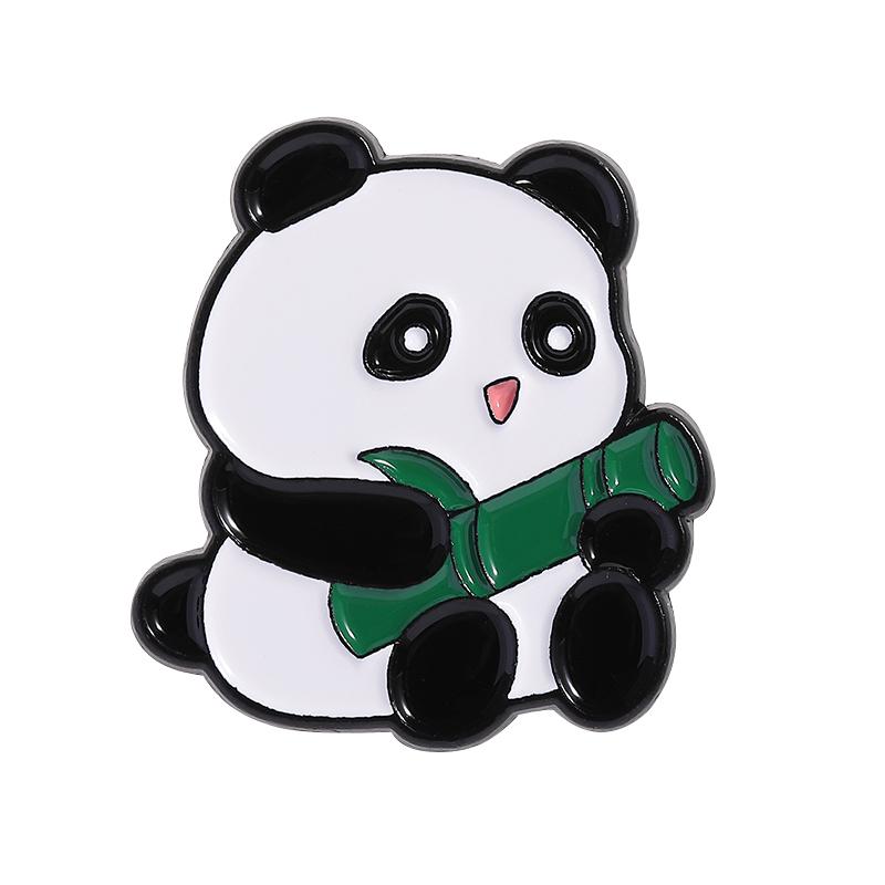 Söt Panda som äter Bambu Emaljpins Tecknad Rolig Djur Broscher Knapp till Krage Ryggsäck Smycken Gåvor För Barn Vänner