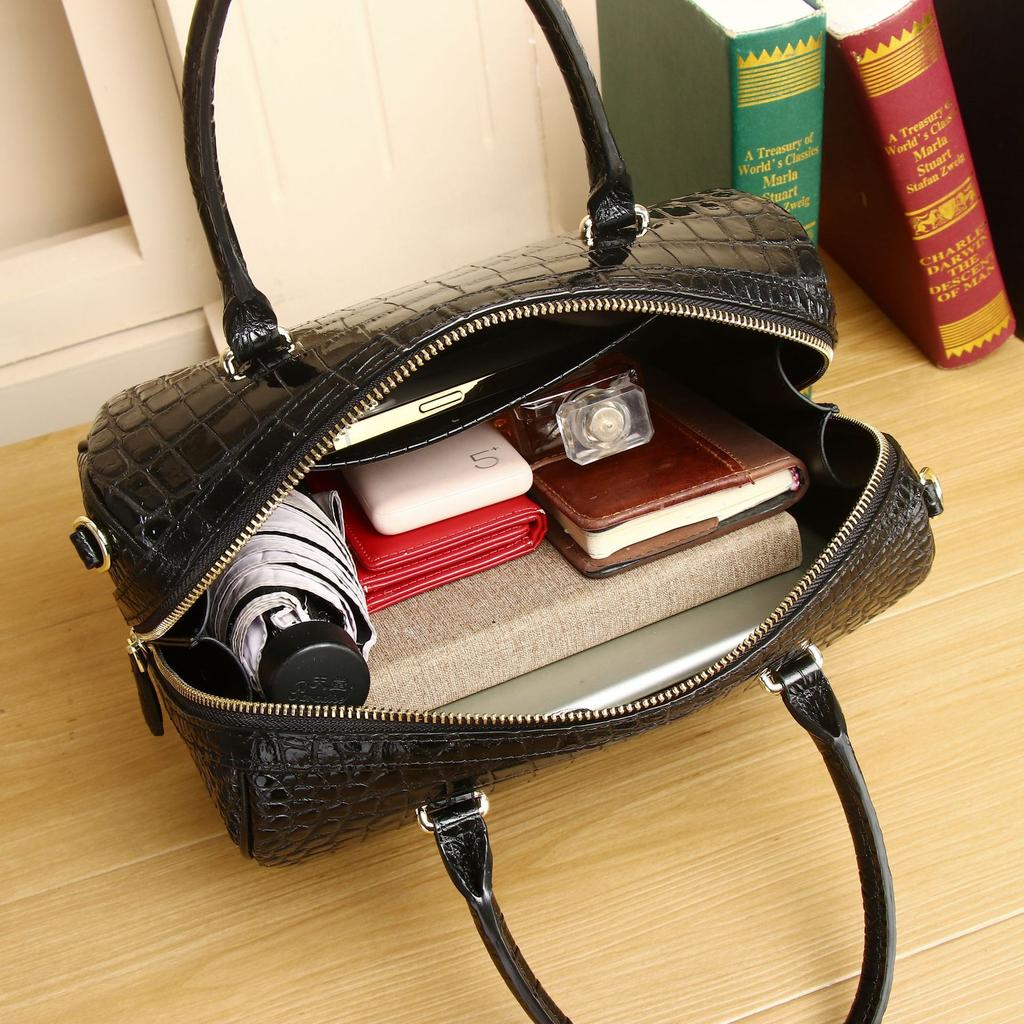The Crocodile Belly Pattern Ladies' Handbag Is A High-end and Fashionable Bucket Bag, Wedding Bag, Single-shoulder Crossbody Pillow Bag, and Trendy