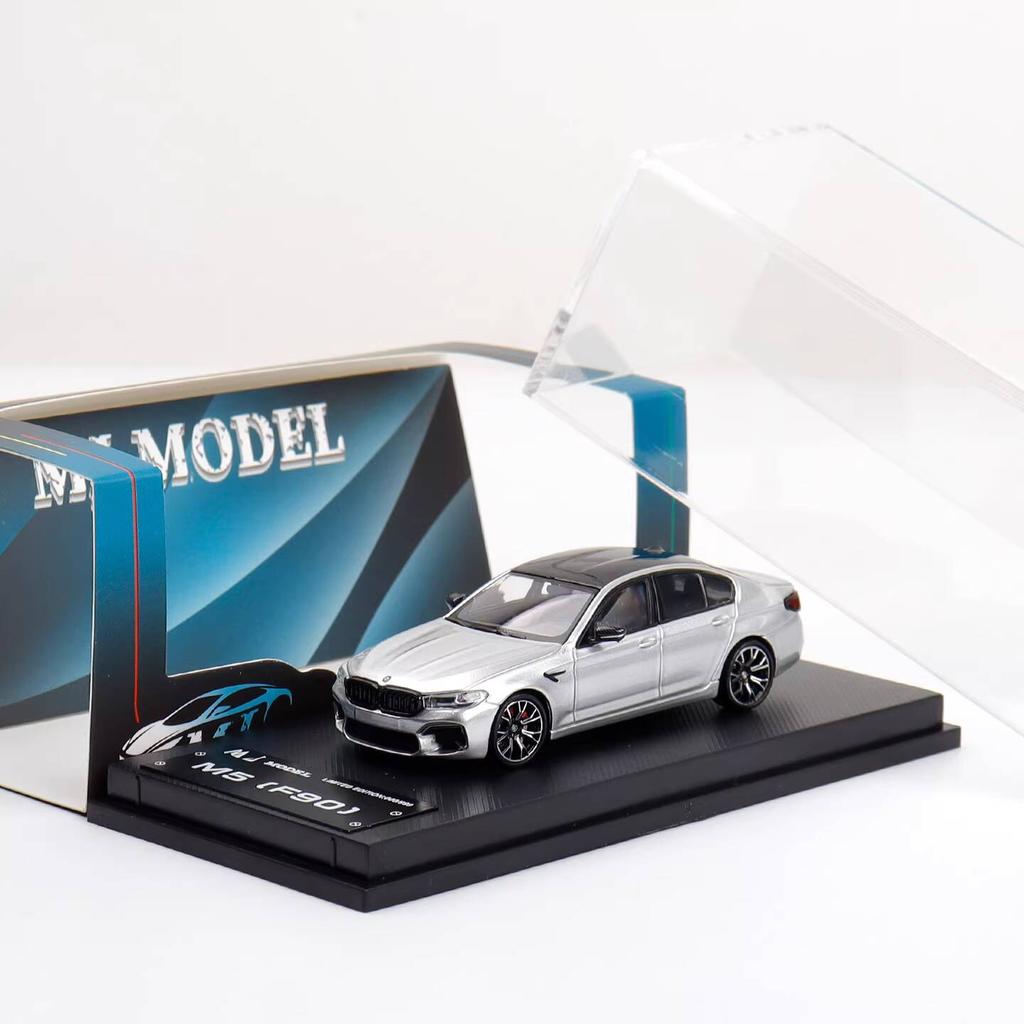 M5 F90 Four-Door Sedan Version MJ 1:64 Scale Alloy Car Model Collectible Black