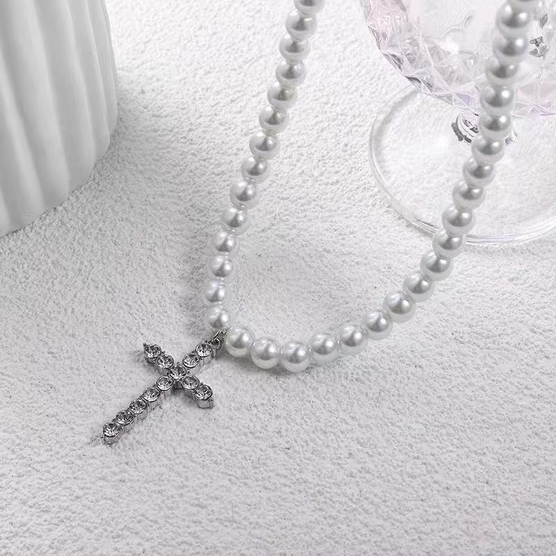 French Luxury Faux Pearl Clavicle Chain Necklace - High-End, Versatile Cross Design for Hip Hop & Fashion Enthusiasts