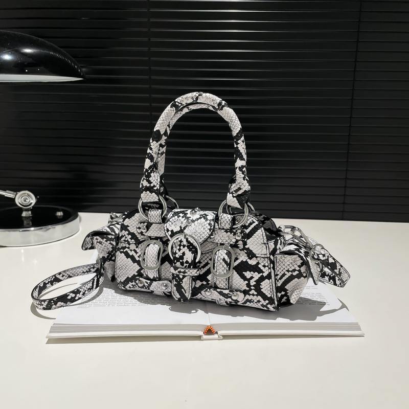 2025 New Hot Sale Snake Pattern PU Shoulder Bags Hasp & Zipper Stylish Design Punk Hot Girl Style Handbags for Women Fashionable