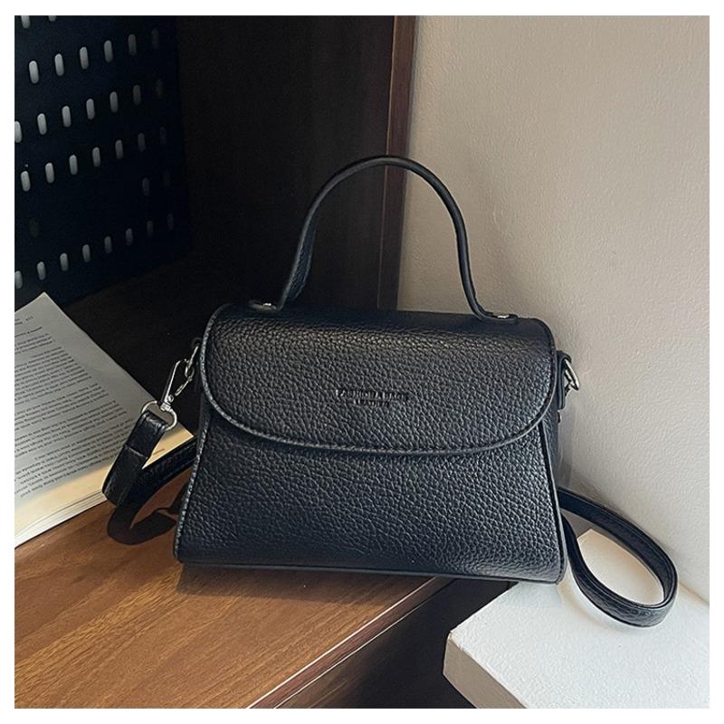 

New popular bags today, versatile women s bags, trendy spring and summer shoulder bags, popular messenger small square bags чорний