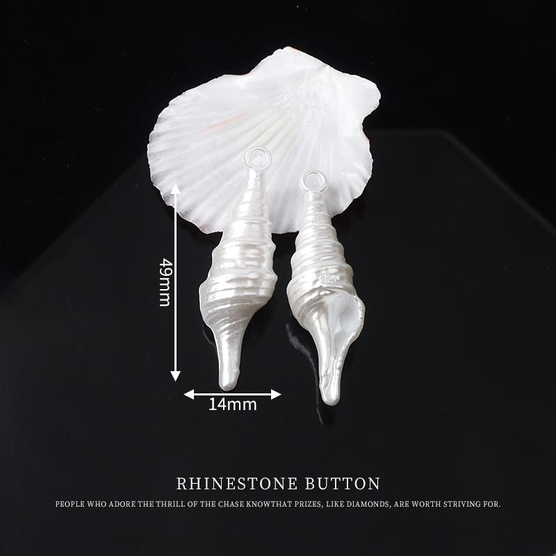 Hand-Sewn Irregular White Conch Shell Decorative Buttons for Skirts and Shirts