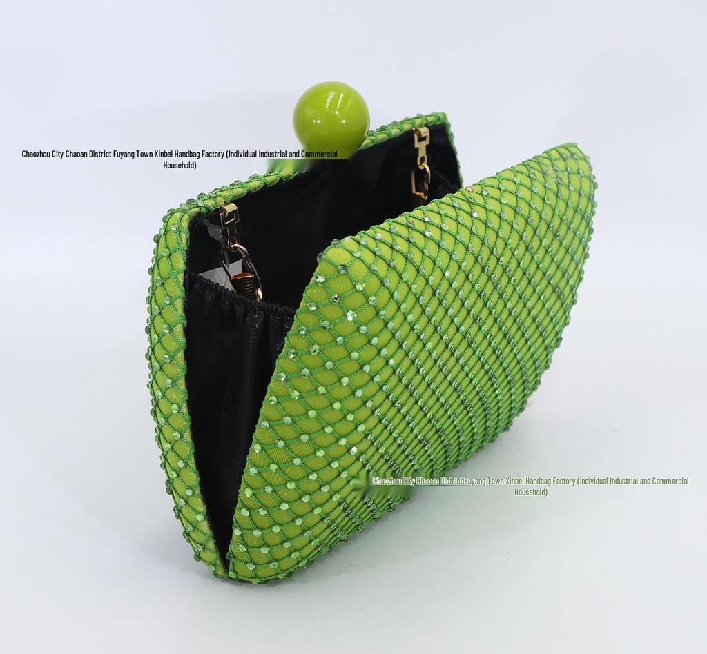 Kvinnors flerfärgade strass-clutch: Elegant Kvällsväska för Cheongsam och Klänning