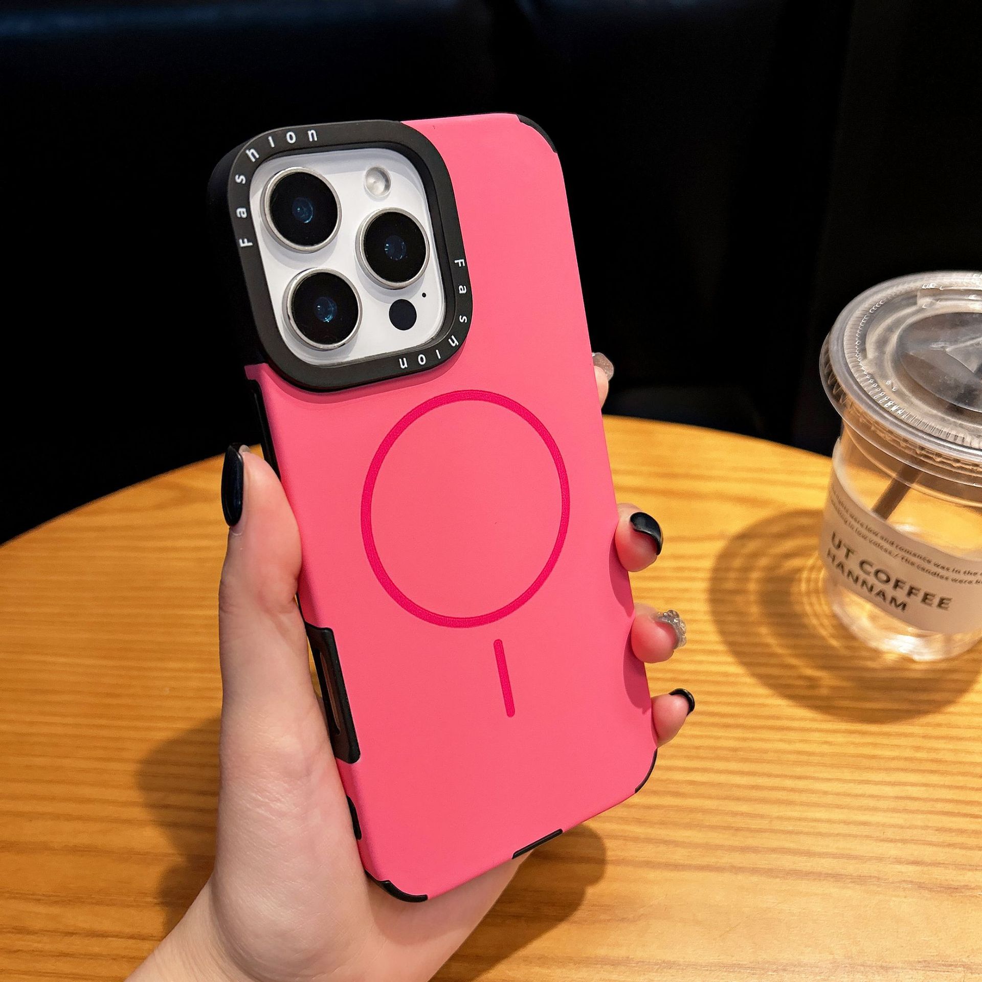 

Жидкий силикон Подходит для чехла для мобильного телефона IPhone16promax Apple 15 Тонкий круг Магнитная присоска 14 iPhone16