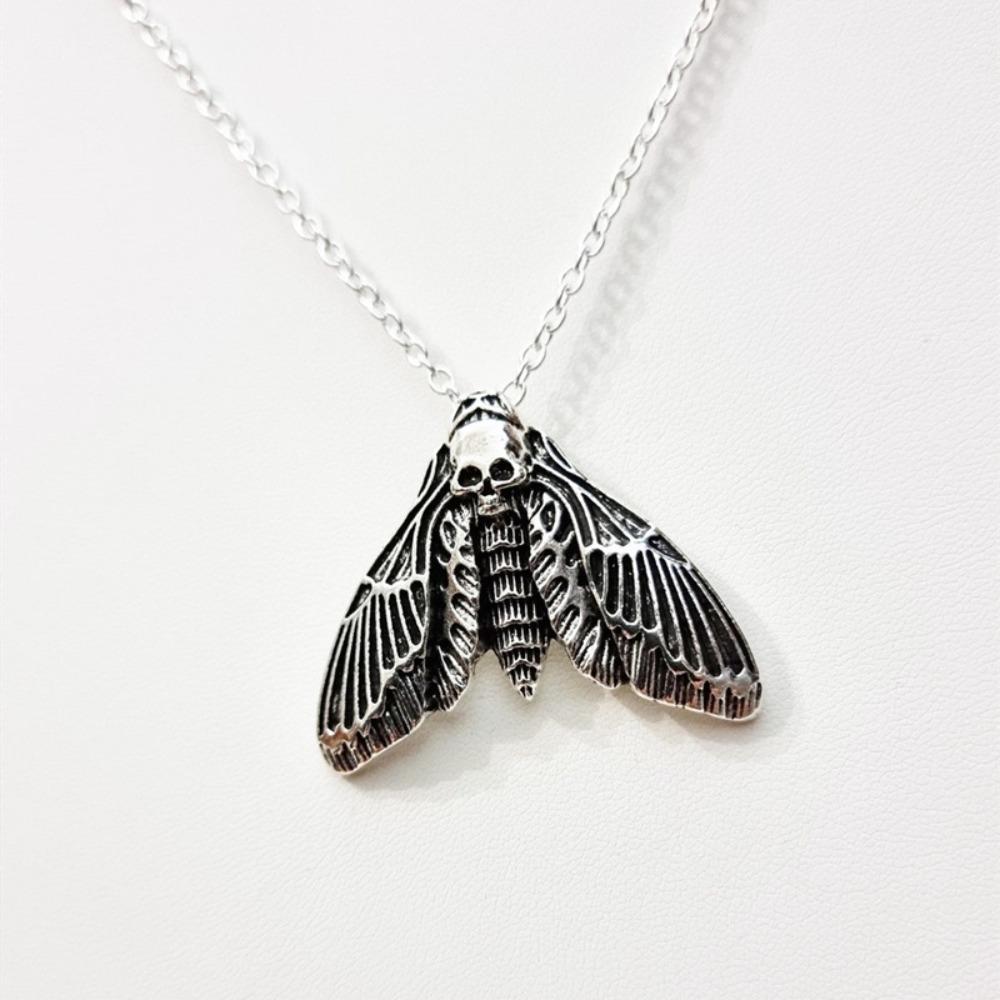 Gothic Retro Sliver Color Death Skull Moth Pendant Necklace for Women Men Hallowmas Party Hip-hop Trendy Jewelry Accessory Gifts