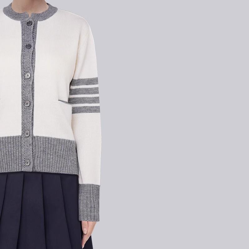TB Knitted Sweater Women's New Round Neck Color Blocked Knitted Cardigan Top Coat Women's Stylish Versatile Look Slim Cardigan Academy