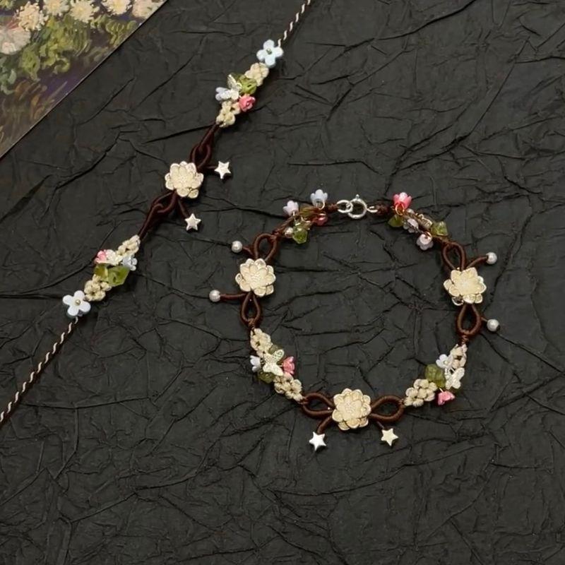 

Оригинальный дизайн S925 Серебряный браслет Лотос Бабочка Новый китайский стиль Нишевый дизайн Красочный маленький цветок Белый ремешок для ношения Подруги Necklace adjustable length about 30