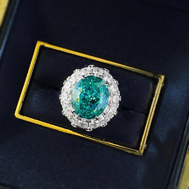 Luxury Set With Diamonds 10 * 12 Pa Green Background Ice Flower Ring Female Rich Woman