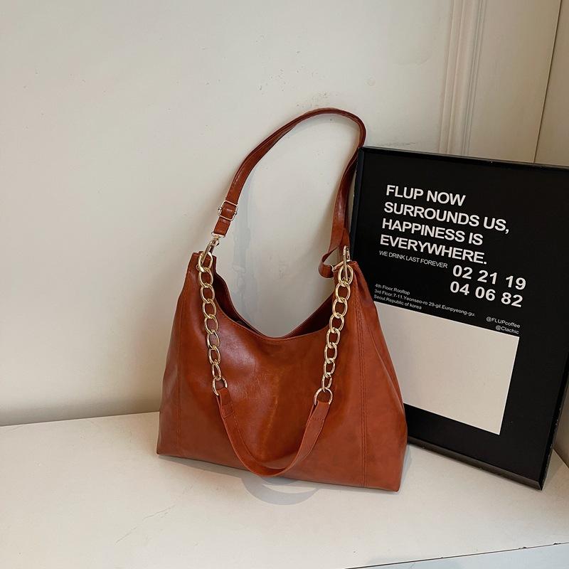 Large capacity bag women's 2025 new fashion retro niche shoulder messenger bag texture commuter women tote bag