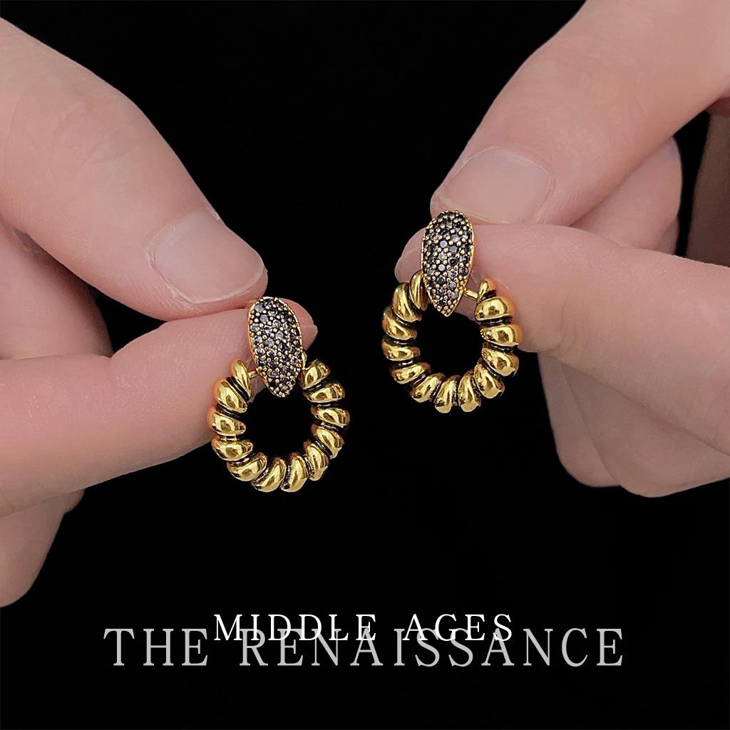 Heavy Industry Europe and the United States micro-inlaid zircon stud earrings retro old sense earrings ear jewelry