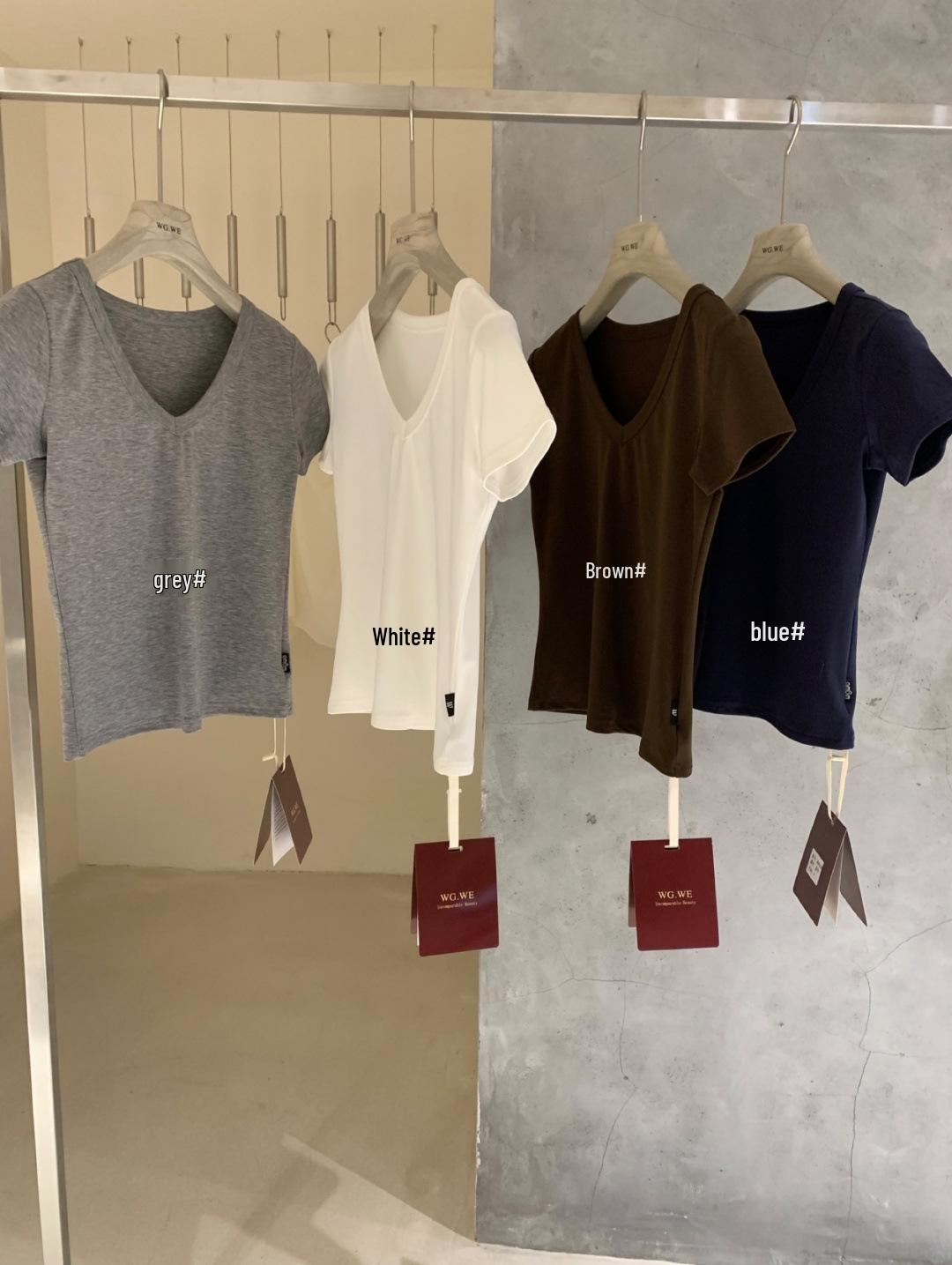 V-Neck Short-Sleeve Women s Slim Fit Top - Spring/Summer Trendy Collection Small