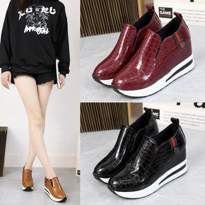 Wegde Absatzschuhe für Damen, höhenverstärkende Freizeitschuhe aus PU-Leder für Damen, Plateau-Sneaker, Slip-on-Plateaustiefel für Damen