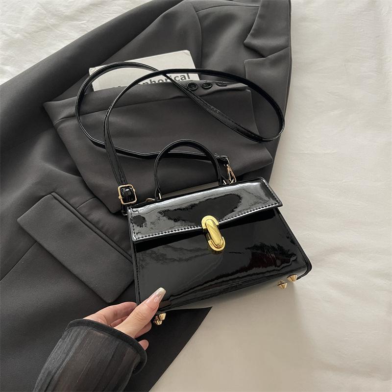 Niche Design Crossbody Bag For Women 20256 Autumn New Fashion Simple Stylish Underarm Leopard Print Vintage Single Shoulder Bag