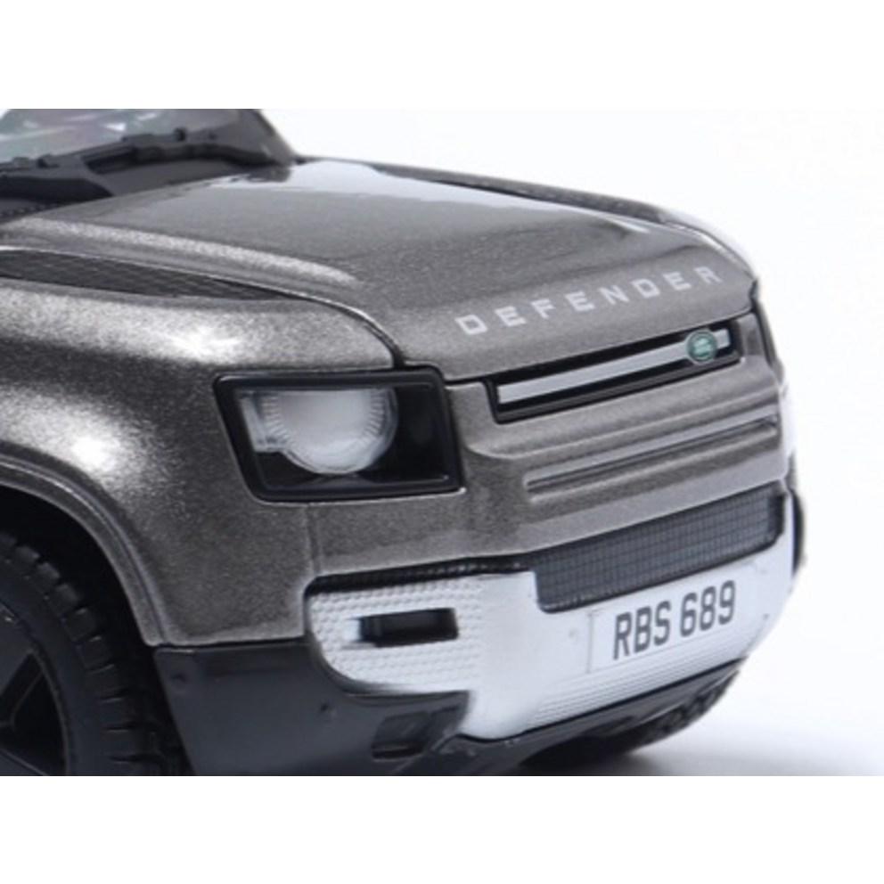 Brago 1:24 Land Rover Defender 2022 SUV Diecast Modellauto - Silber