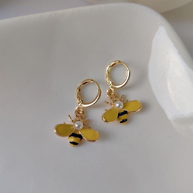 European and American personality little bee lips smiley face stud earrings female, design sense color oil drop earrings earrings