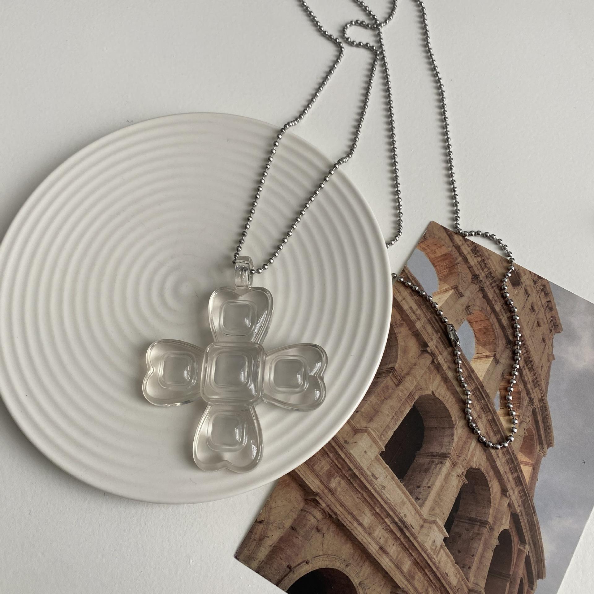 

Fashionable Elegant Classic High-End Cross Pendant Necklace for Women Perfect for Party Matching