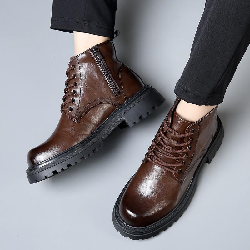 Bottes de moto en cuir et coton pour hommes, nouvelles bottes à la mode, semelle épaisse à l'intérieur, bottes noires pour locomotives D550