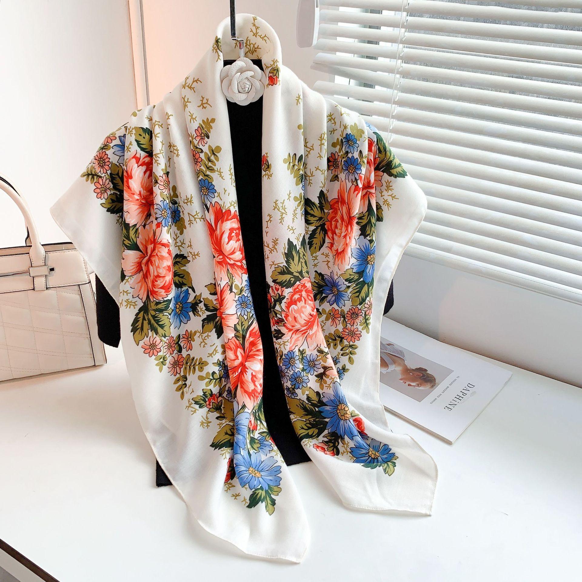 

20252025 зима нова мода квіткова шаль офіс з теплим оксамитовим шарфом декоративна сумка хустка на голову жінки 110*110cm