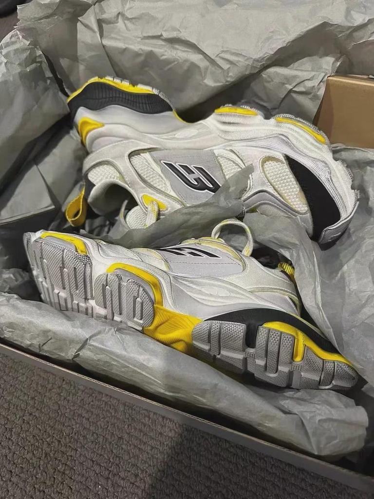 2024 Paris Dad Shoes: Tenth Gen Height-Boosting Casual Sneakers, Breathable Mesh, Thick Soles, New Color.