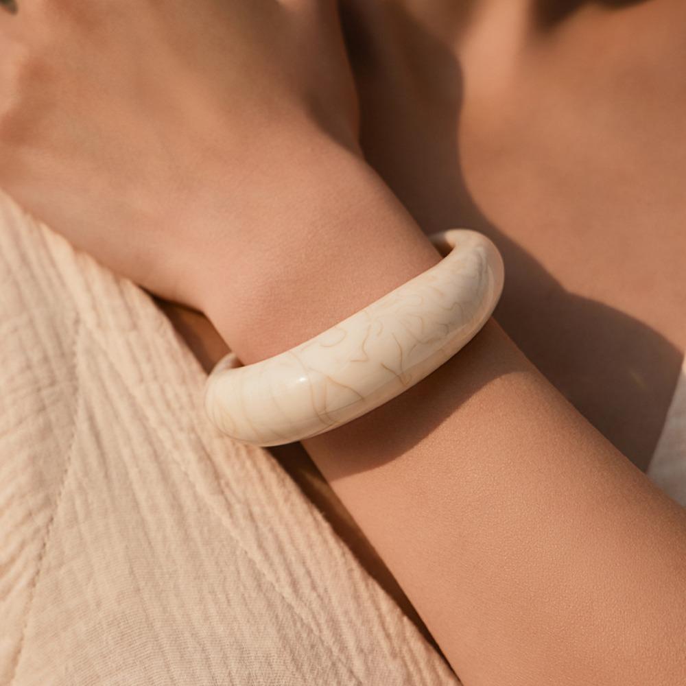 Offener Armreif Unregelmäßiger Armreif Acryl Retro Handring Übertriebenes Armband Modeschmuck