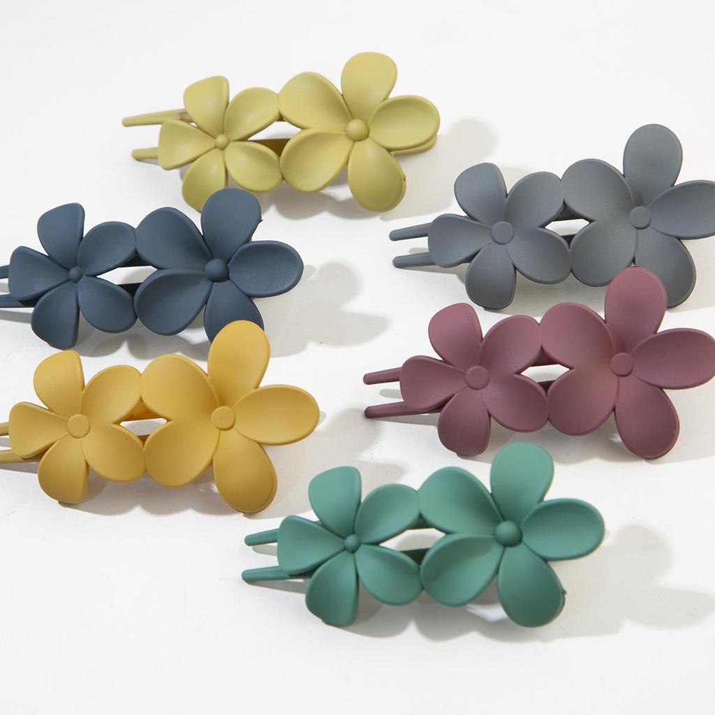 Korean Style Large Duckbill Hair Clip – Fashionable Flower Accessory for Women, Versatile Spring Updo.