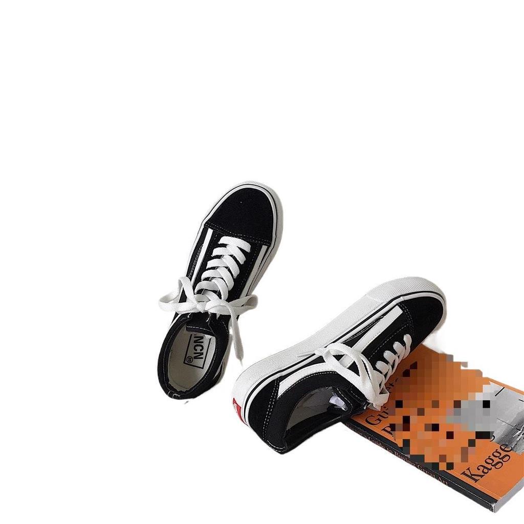 Jarní černé plátěné skate boty 2025 - Korejský styl, Ulzzang Harajuku, Unisex, Všestranný street styl pro studenty.