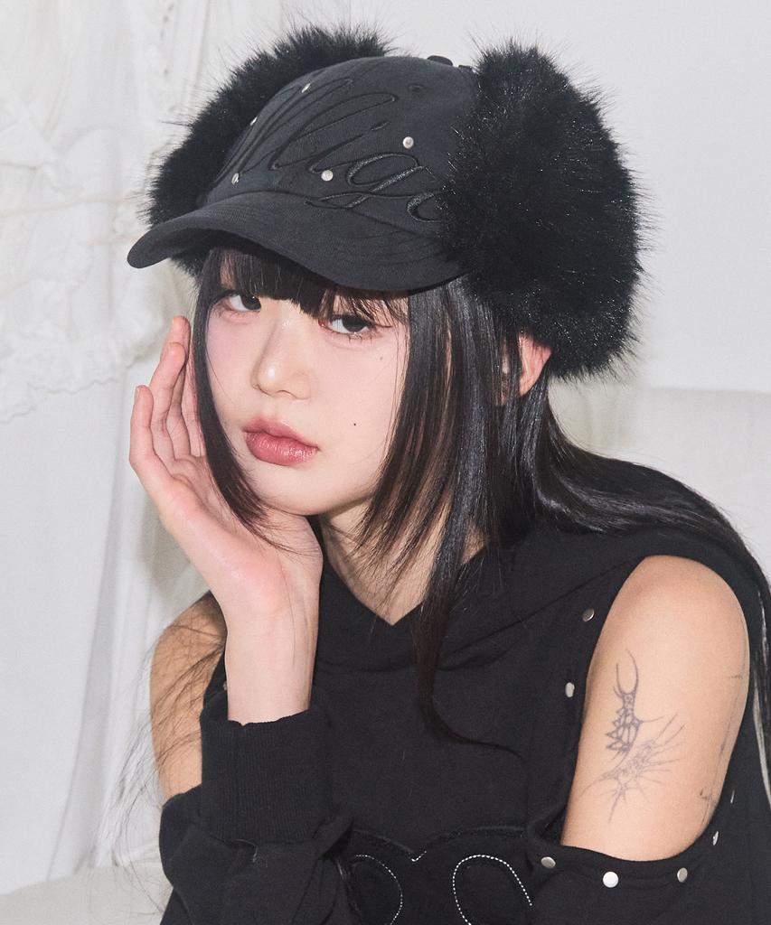 ILLIGO Fluffy Earflap Cap Black