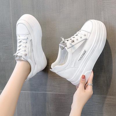 Sapatos Brancos para Mulheres Moda Ins Verão Novo Estilo Malha Respirável Sapatos Casuais Plataforma Altura Aumentando Palmilha Sapatos Femininos