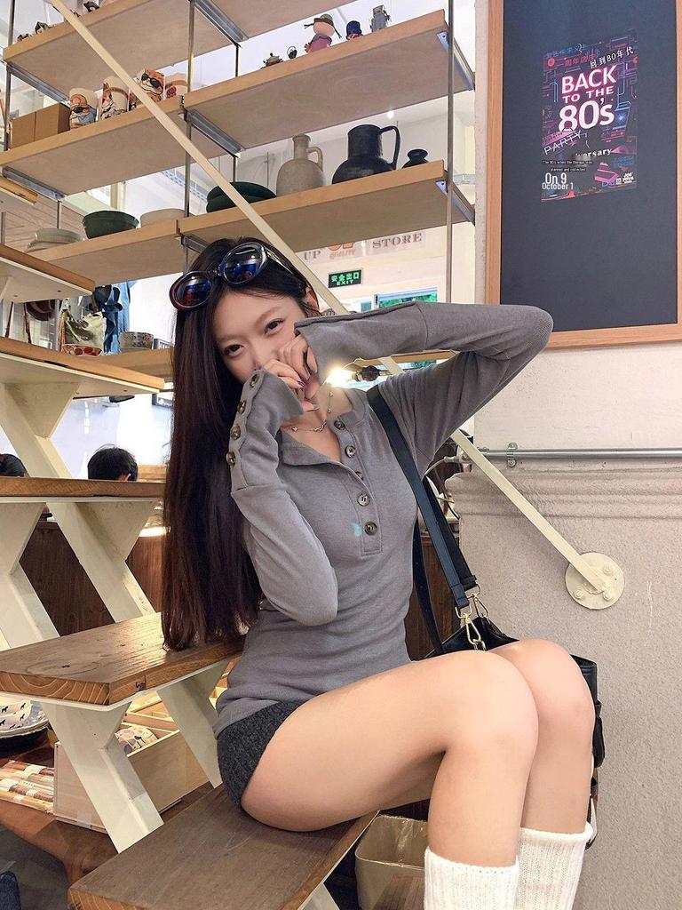 Women's Korean Style Henry Collar Button Long Sleeve Slim Fit T-shirt - Autumn/Winter Waist Cinched Sweet Spicy Girl Top