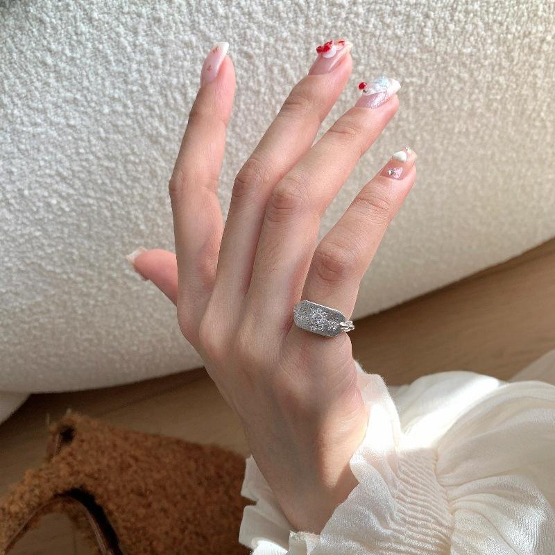 

Light Luxury High-End Two-Color Brushed Shield Diamond Inlaid Rings For Women Exquisite Sunflower Adjustable Finger Ring Jewelry resizable